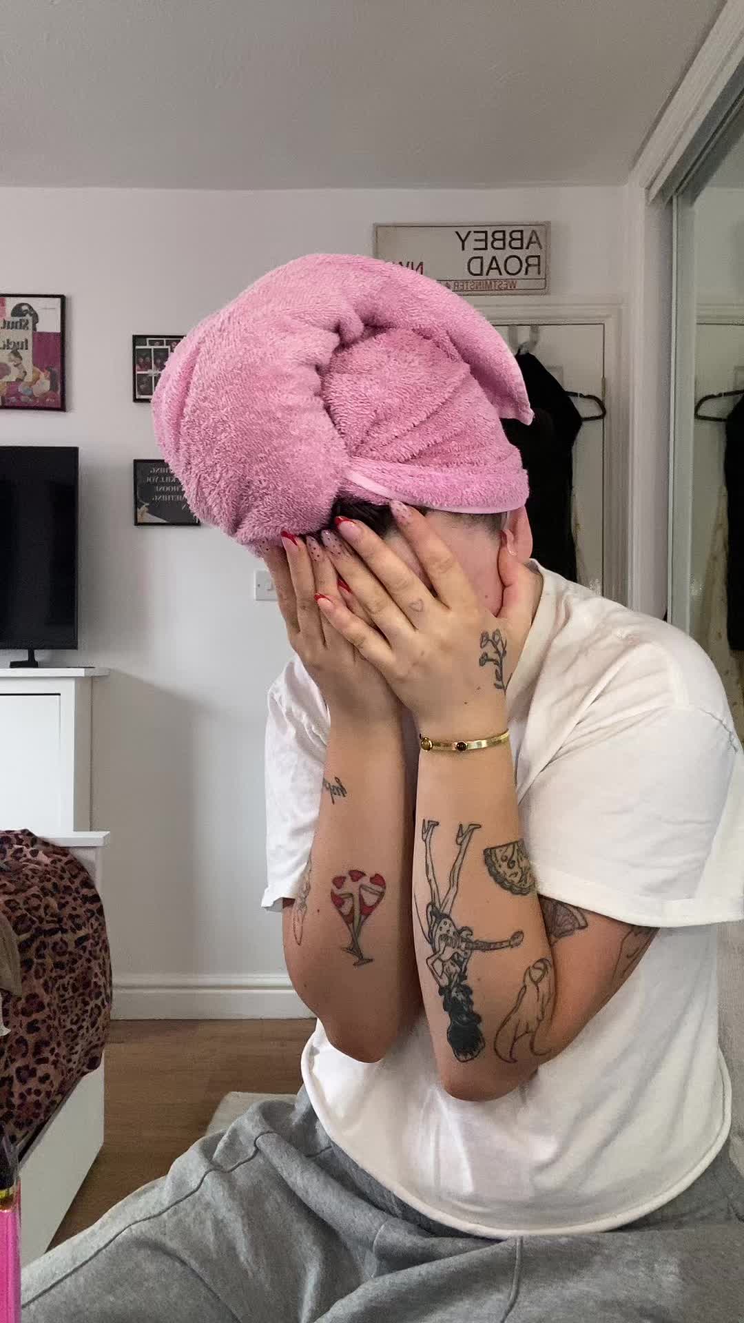@twinklenips