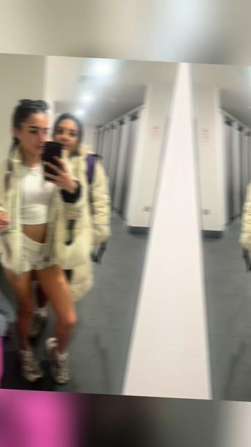 @Holly🦋x