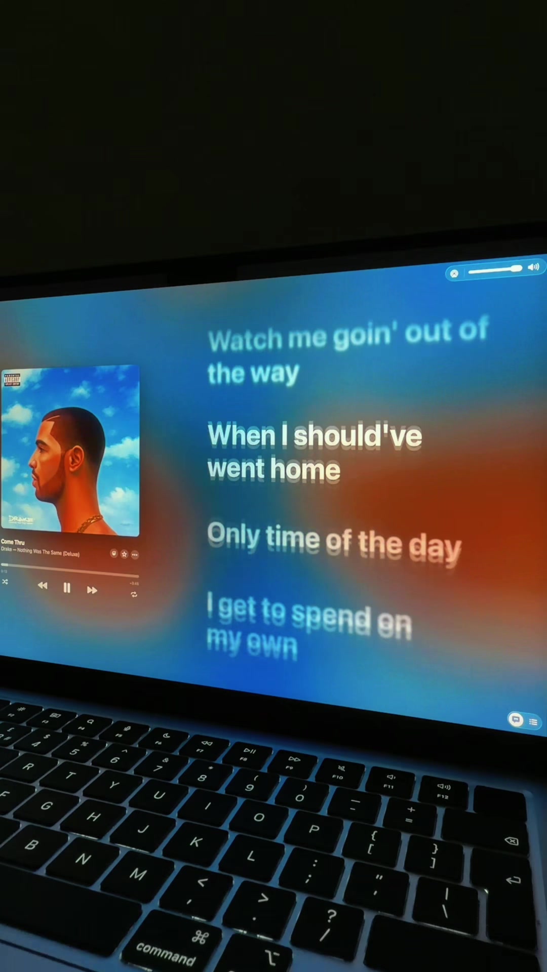 @🎧