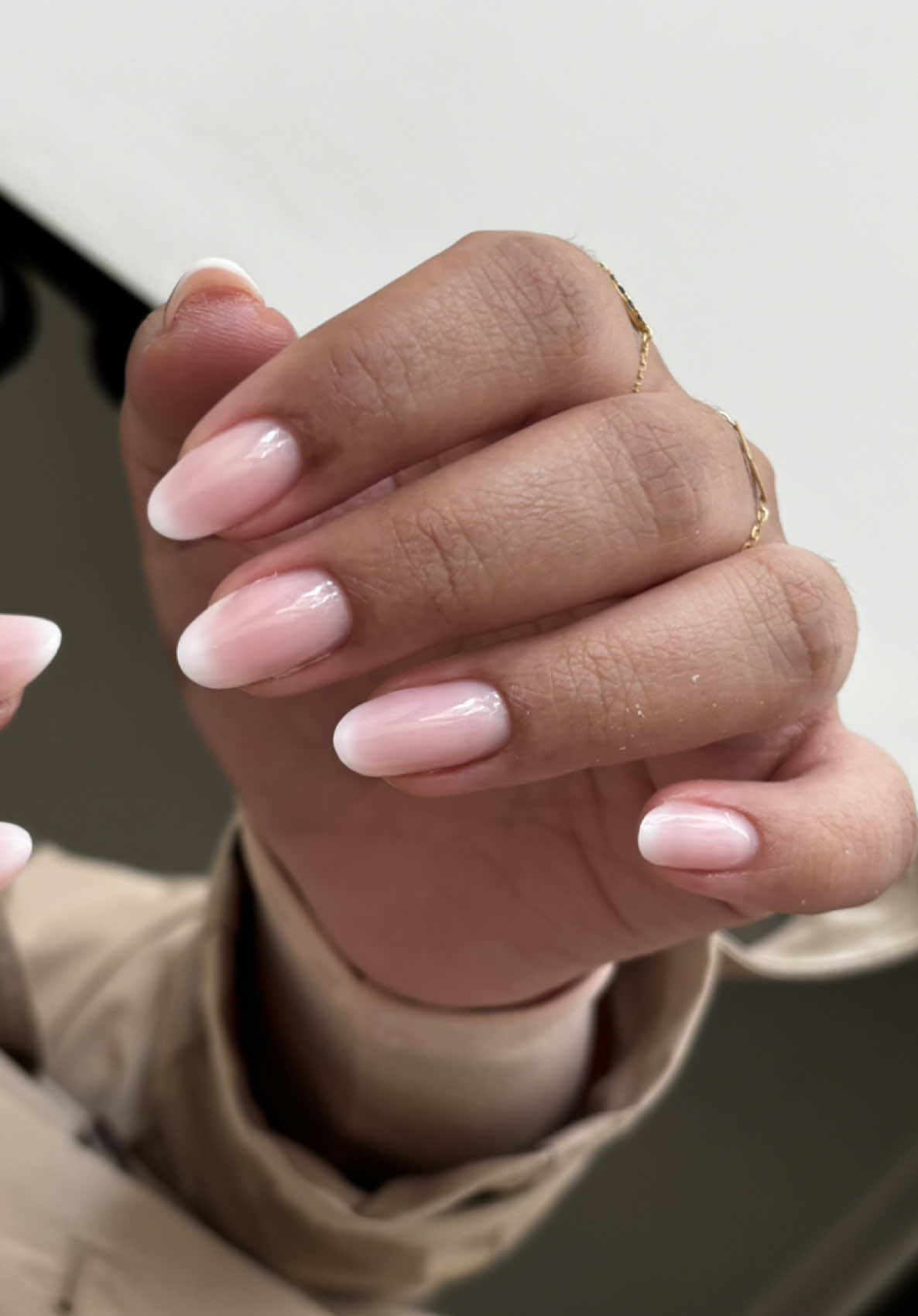 @RUSSIAN MANICURE•E-FILE•BIAB