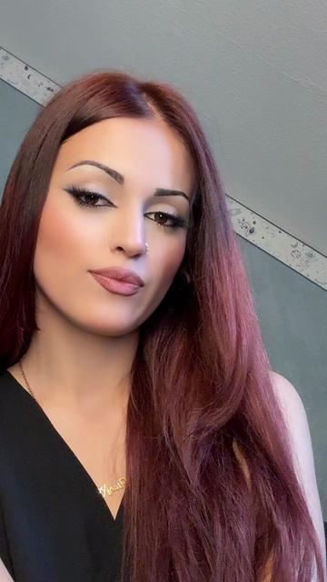 @Demi