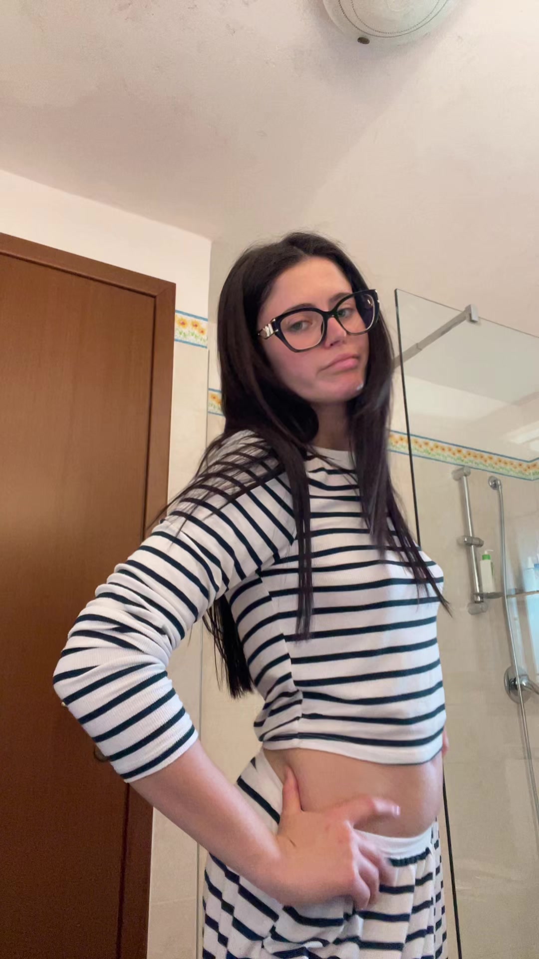 @Visvalery00