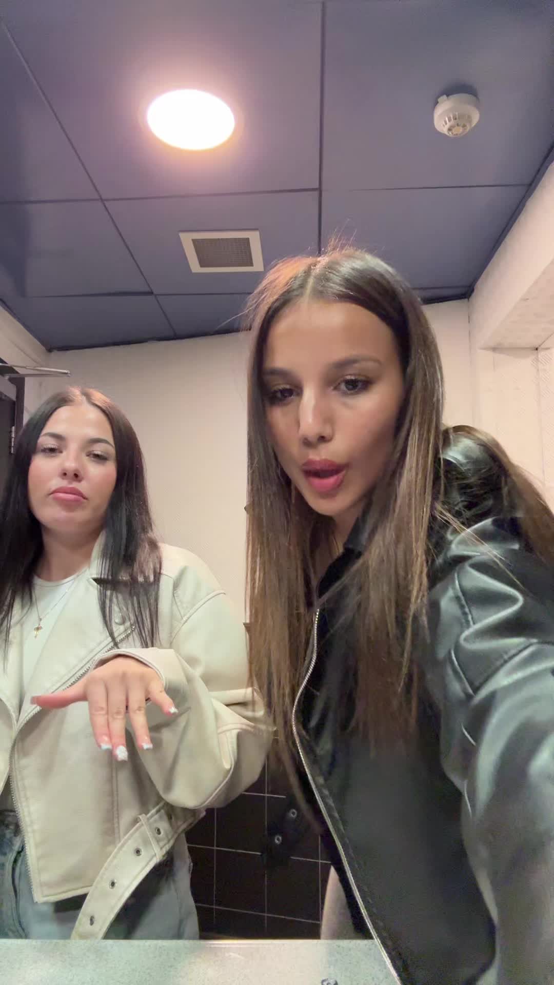 @livelaughlove