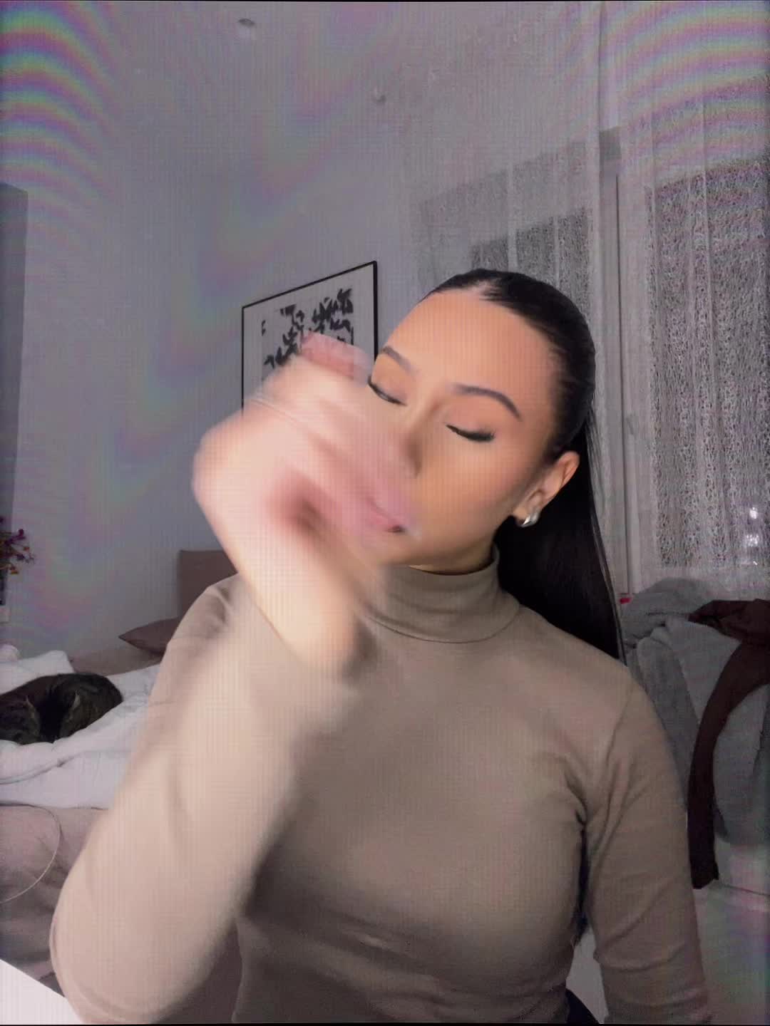 @𝐌