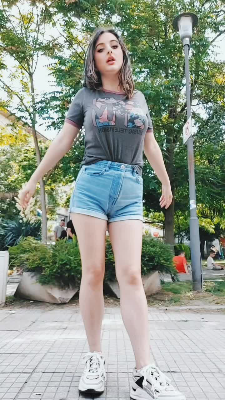 @Teodora