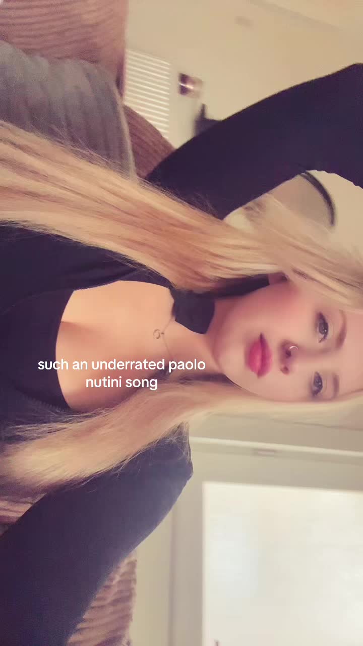 @ellie x