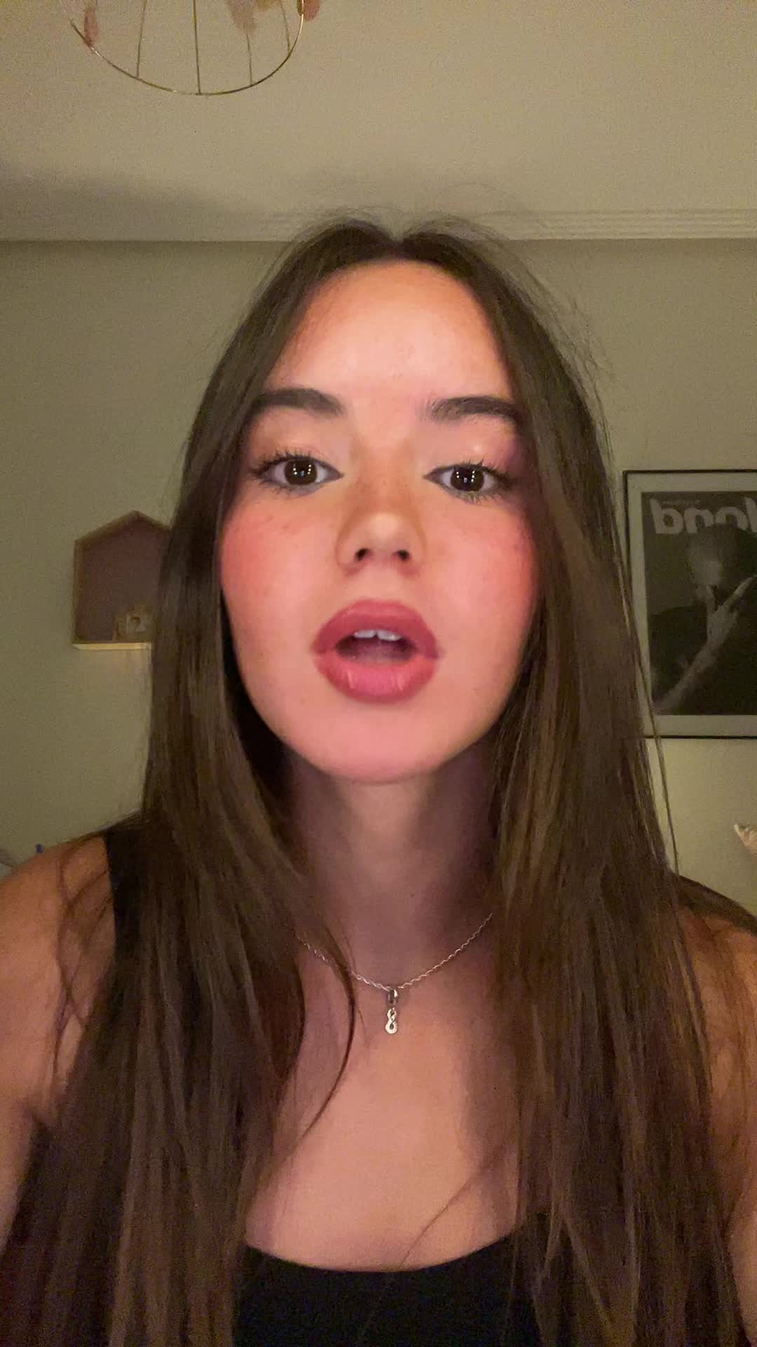 @✈︎