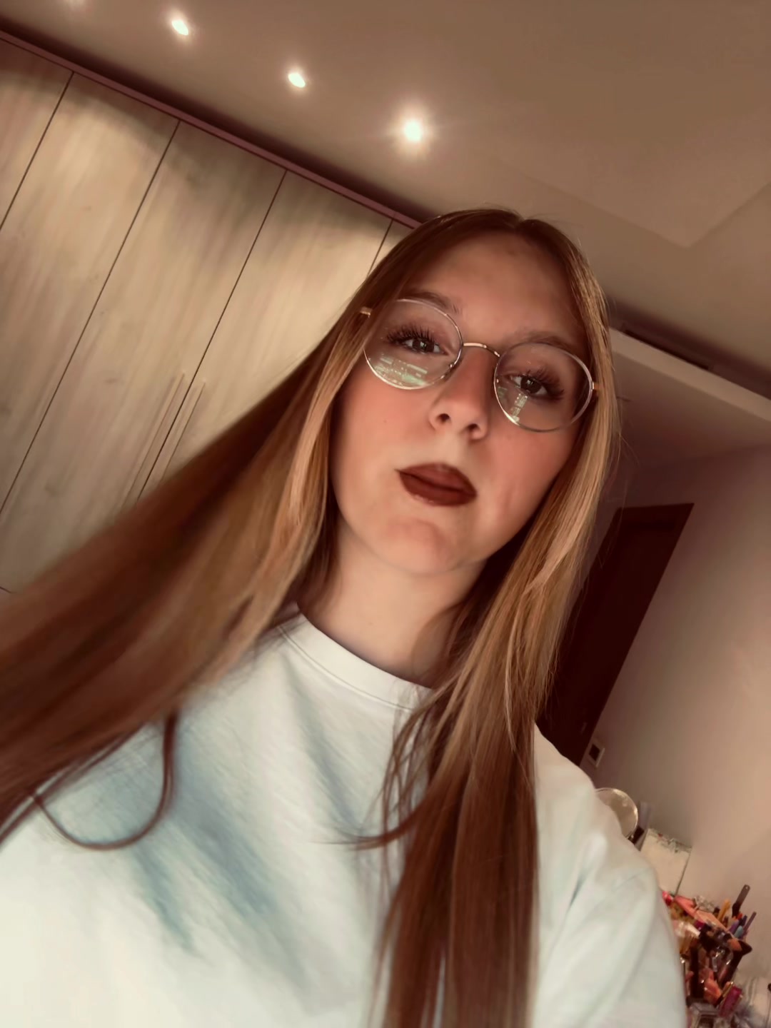 @𝟐𝟐