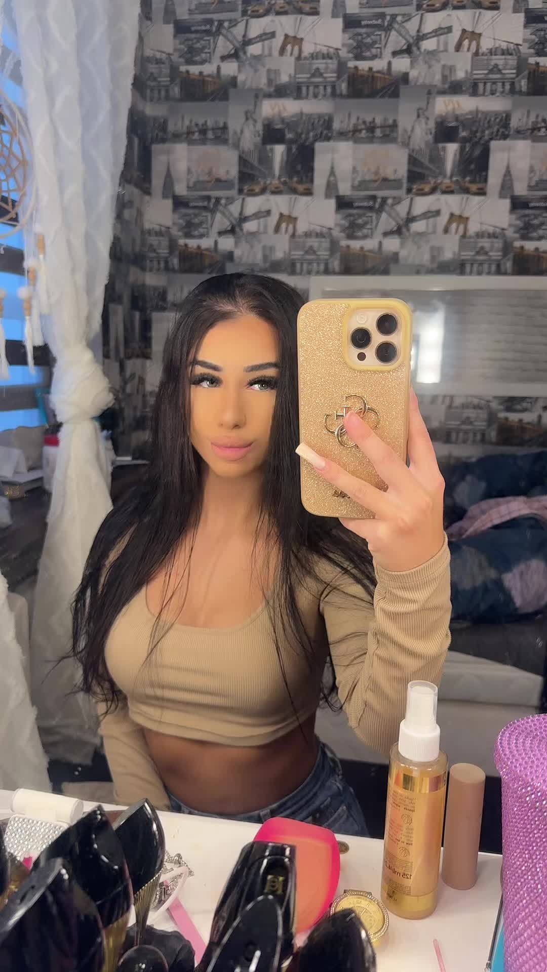 @_victoria