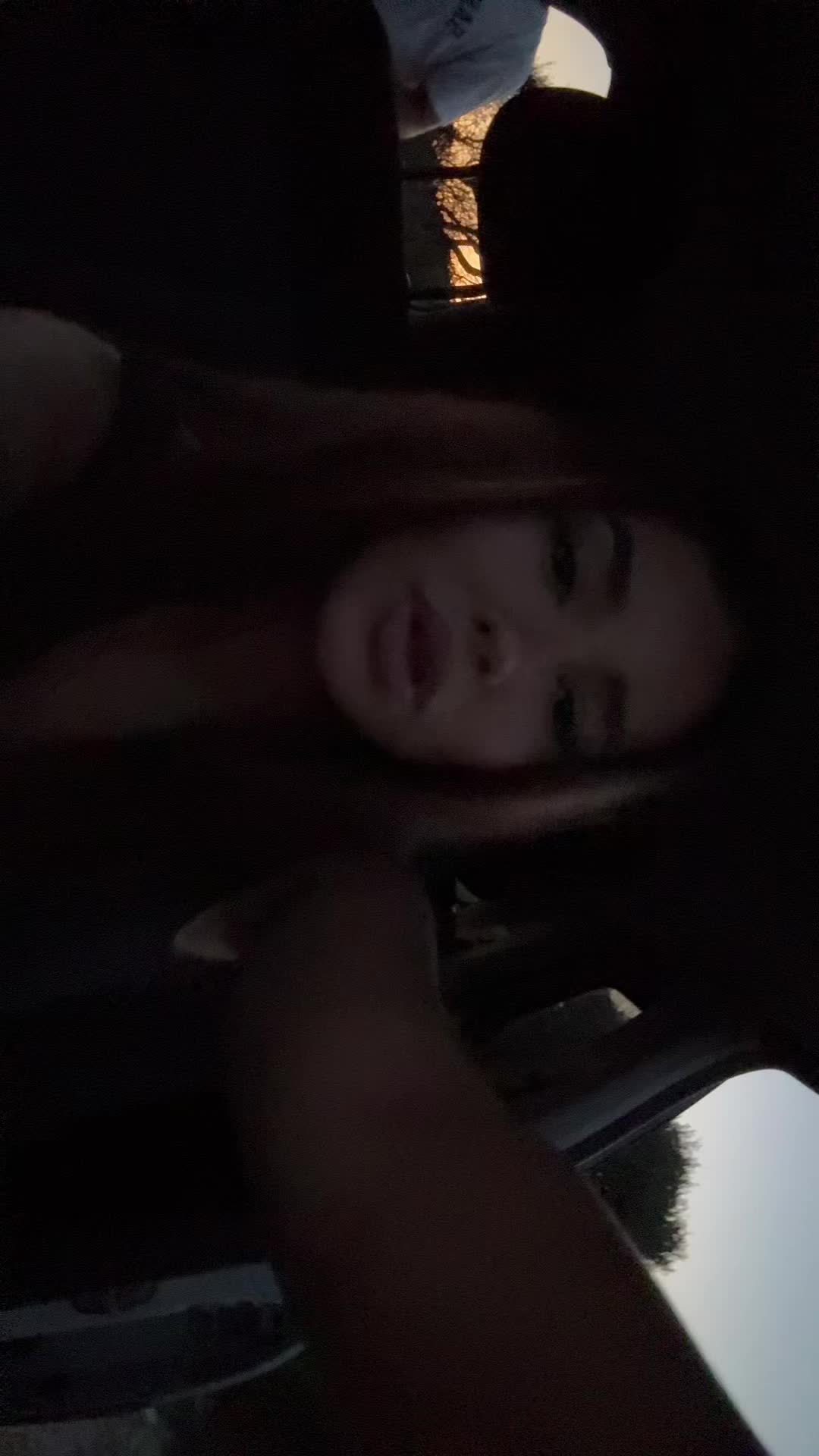 @Daniella Arias ๐