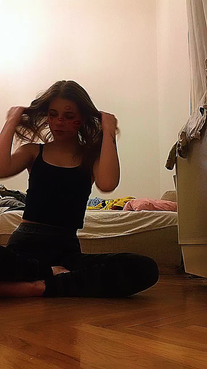 @Izabella Komaromi
