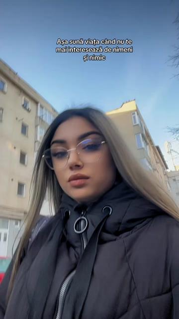 @C R L🖤