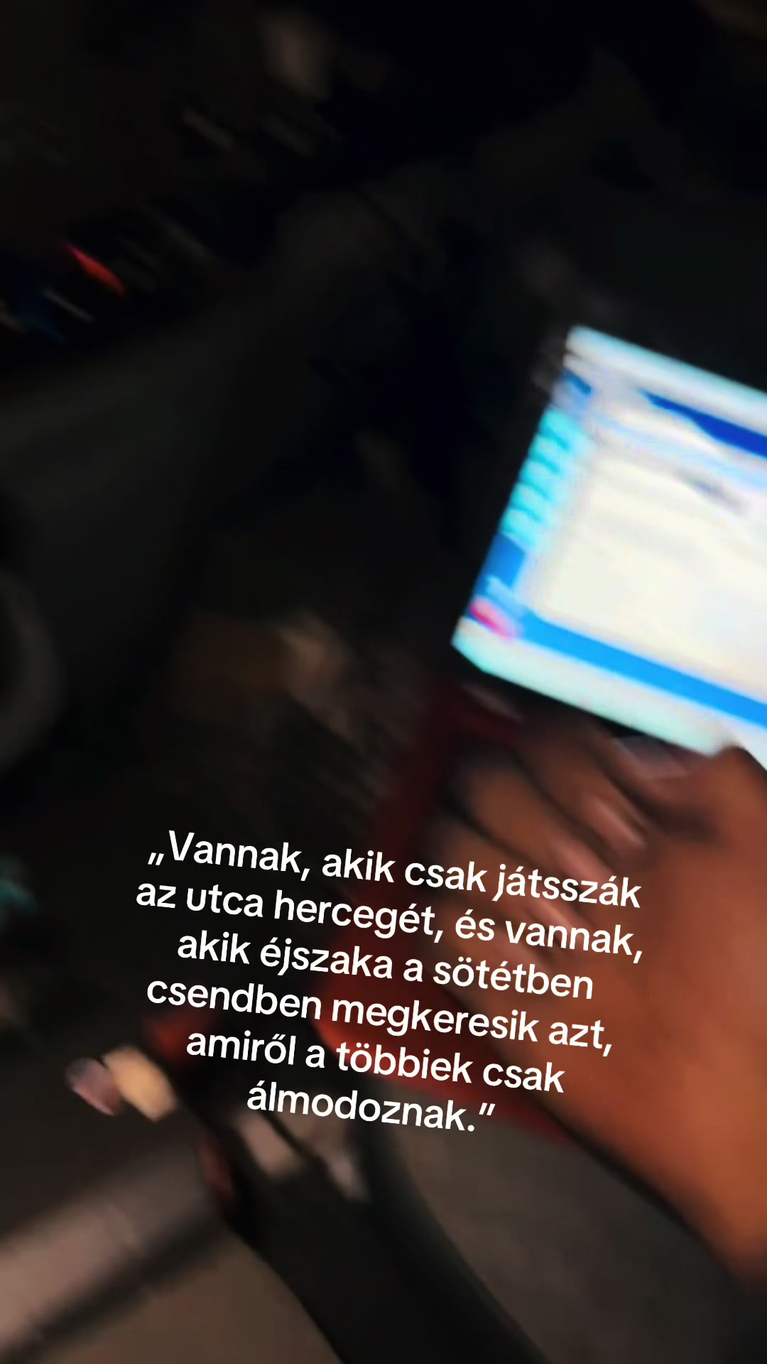 @varadigusztav