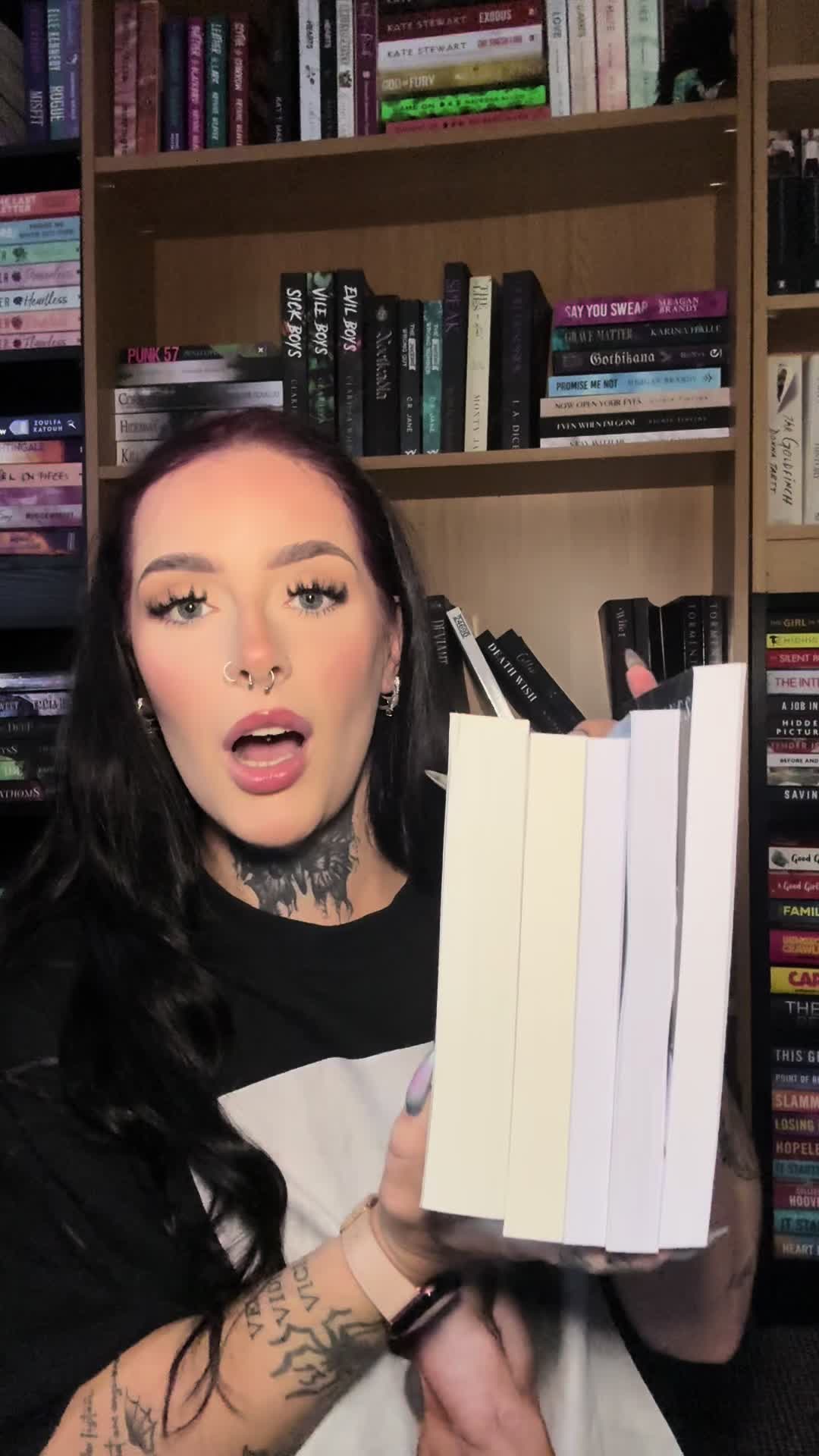 @May🖤BookTok