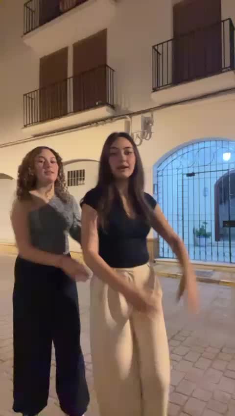 @2albita