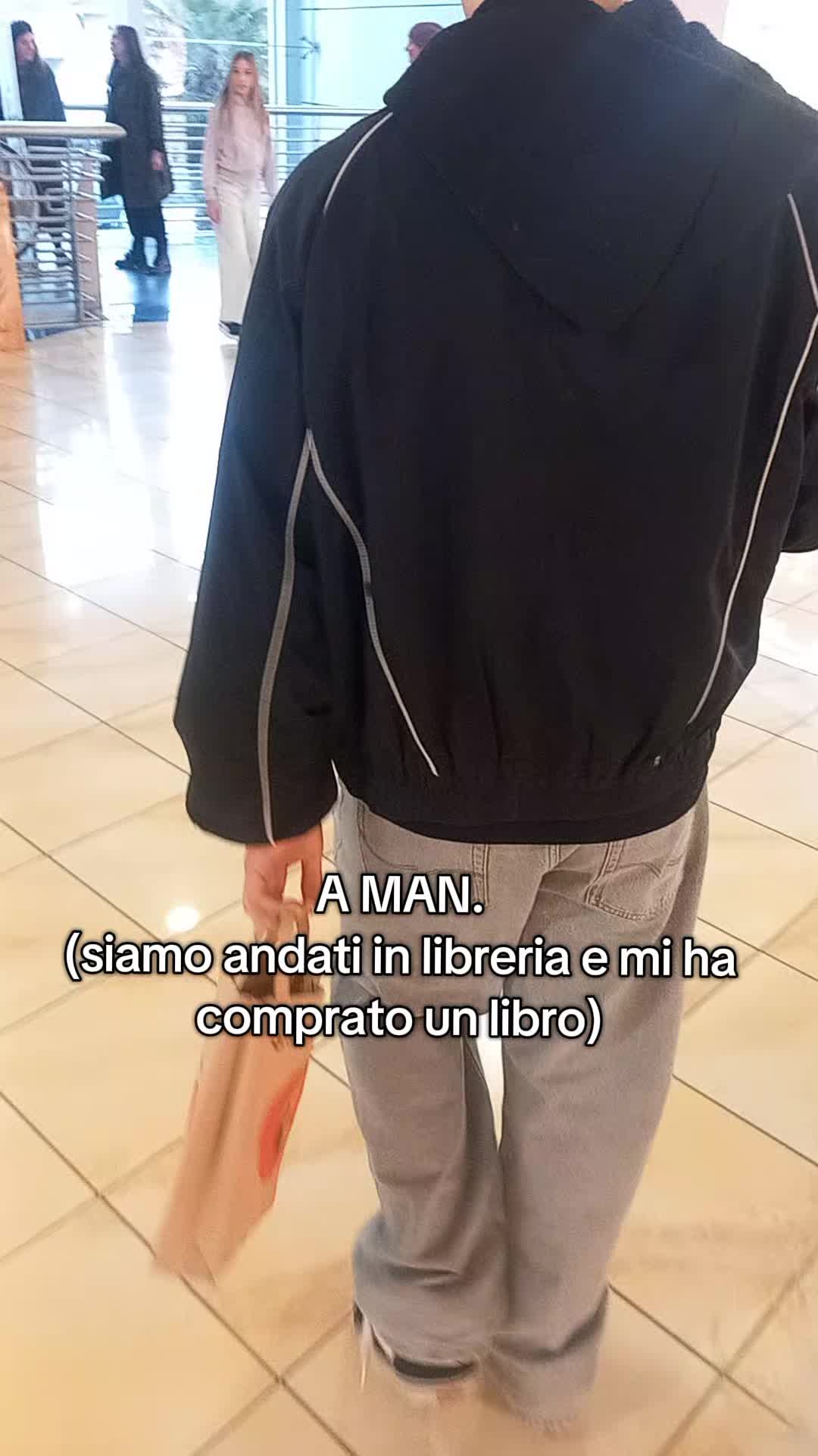 @sonix📚🎧(Hades' version)