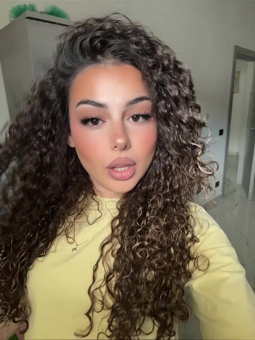 @𝓮