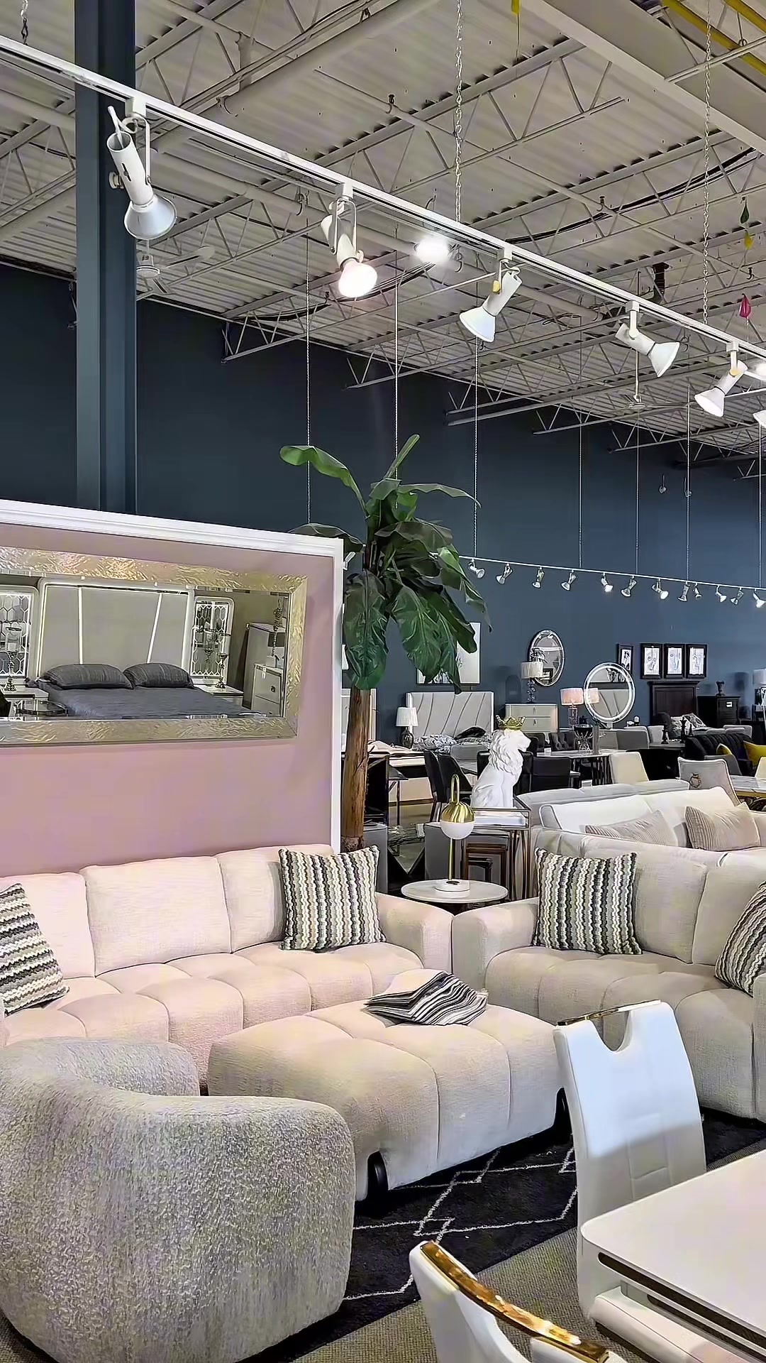 @Royal living furniture