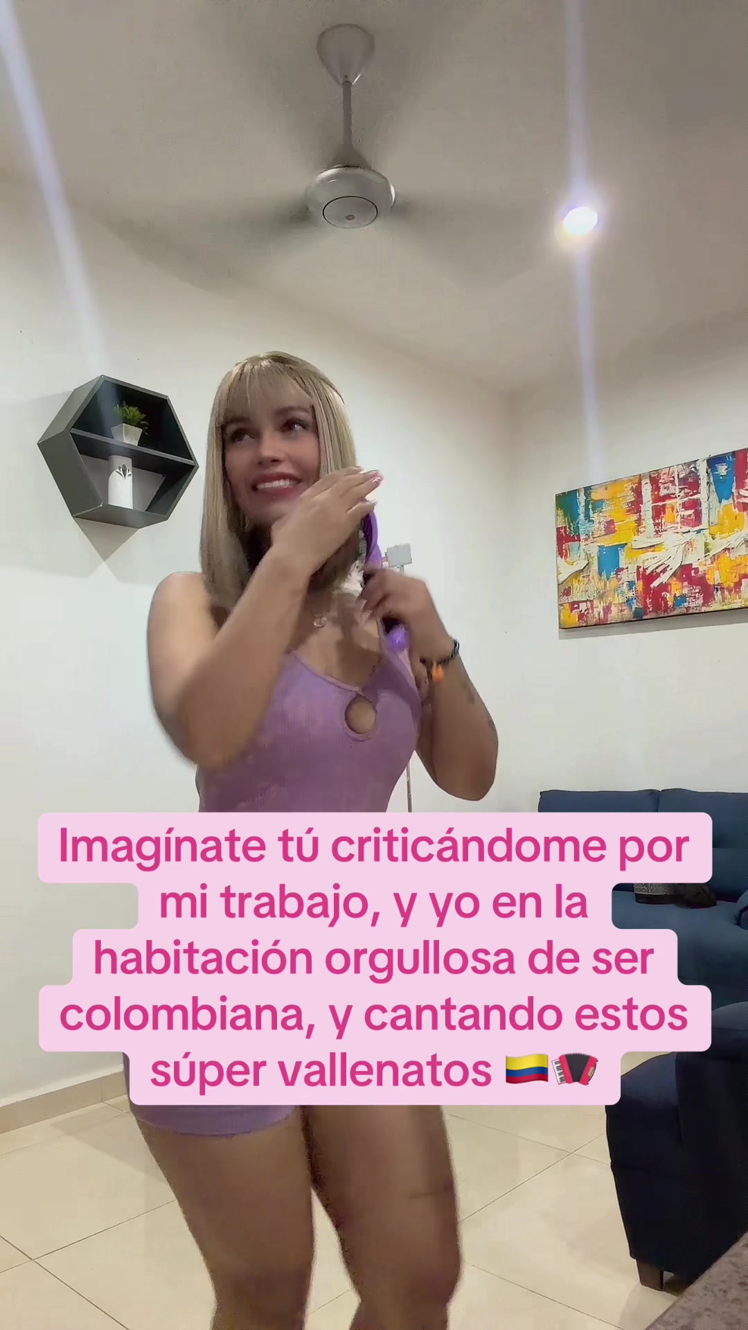 @Evelyn-latina