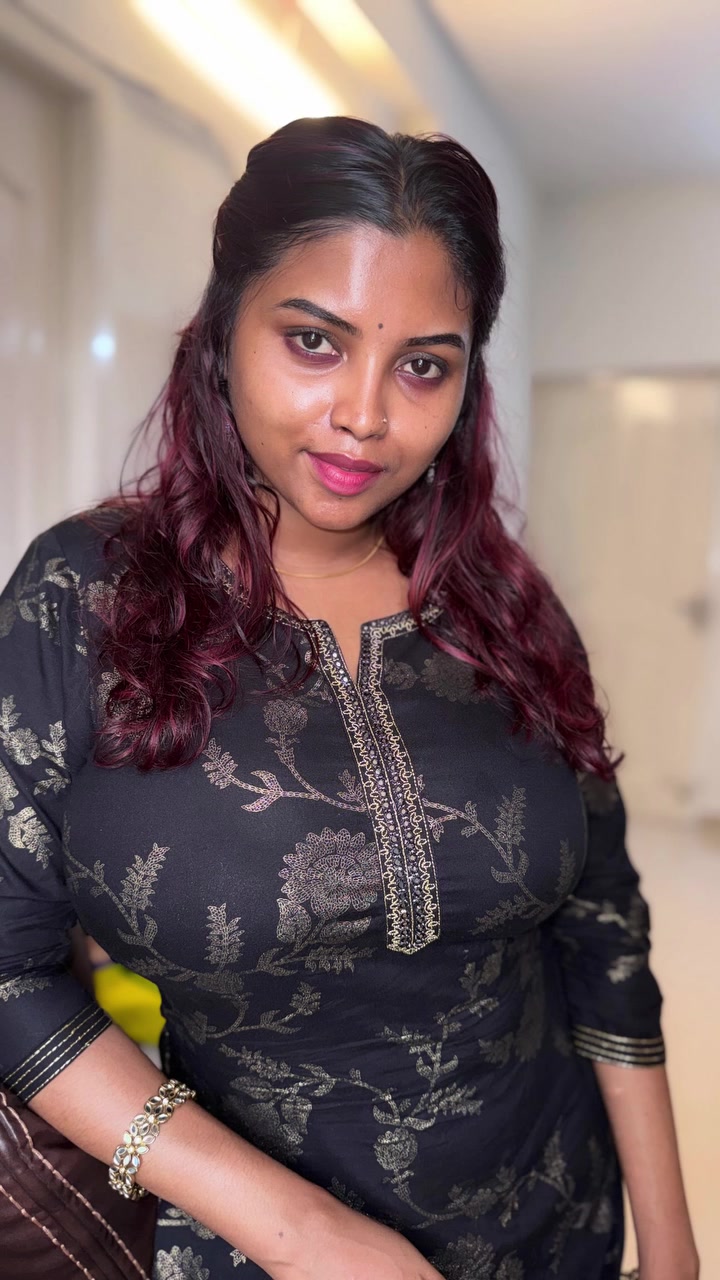@Elakkiyaa