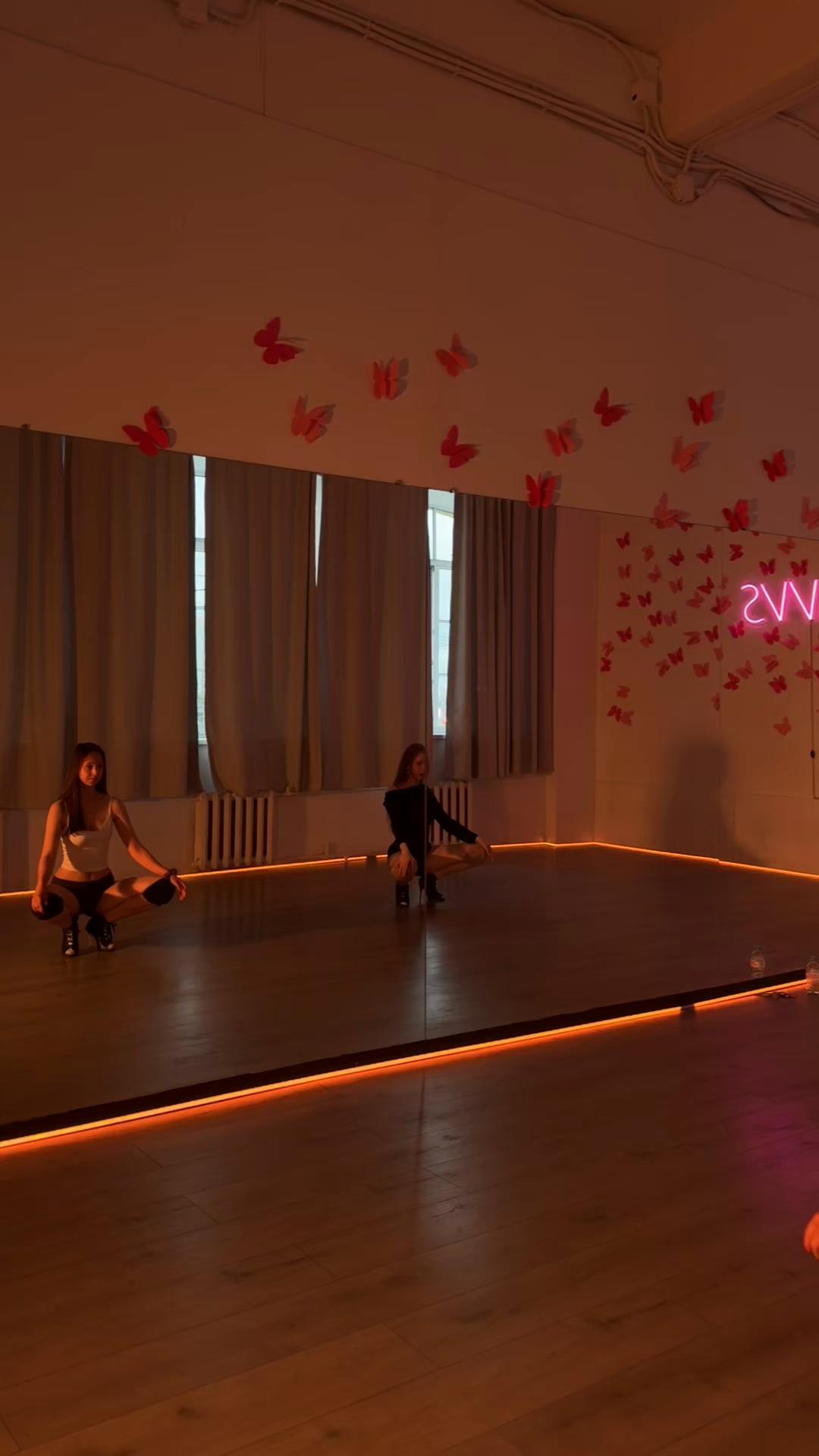 @VVS DANCE STUDIO