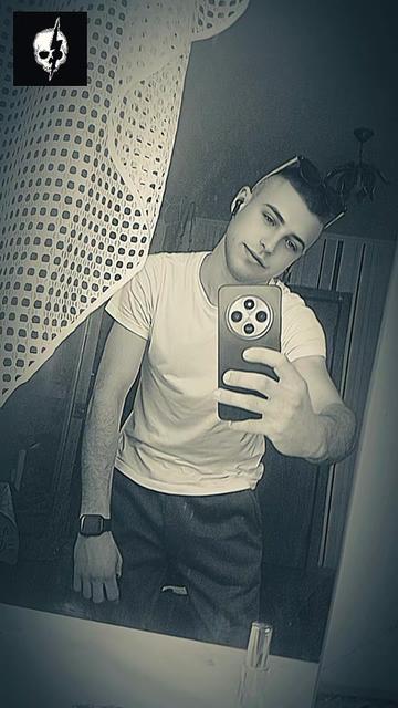 @(Đėm&oslash;ň),😚😚