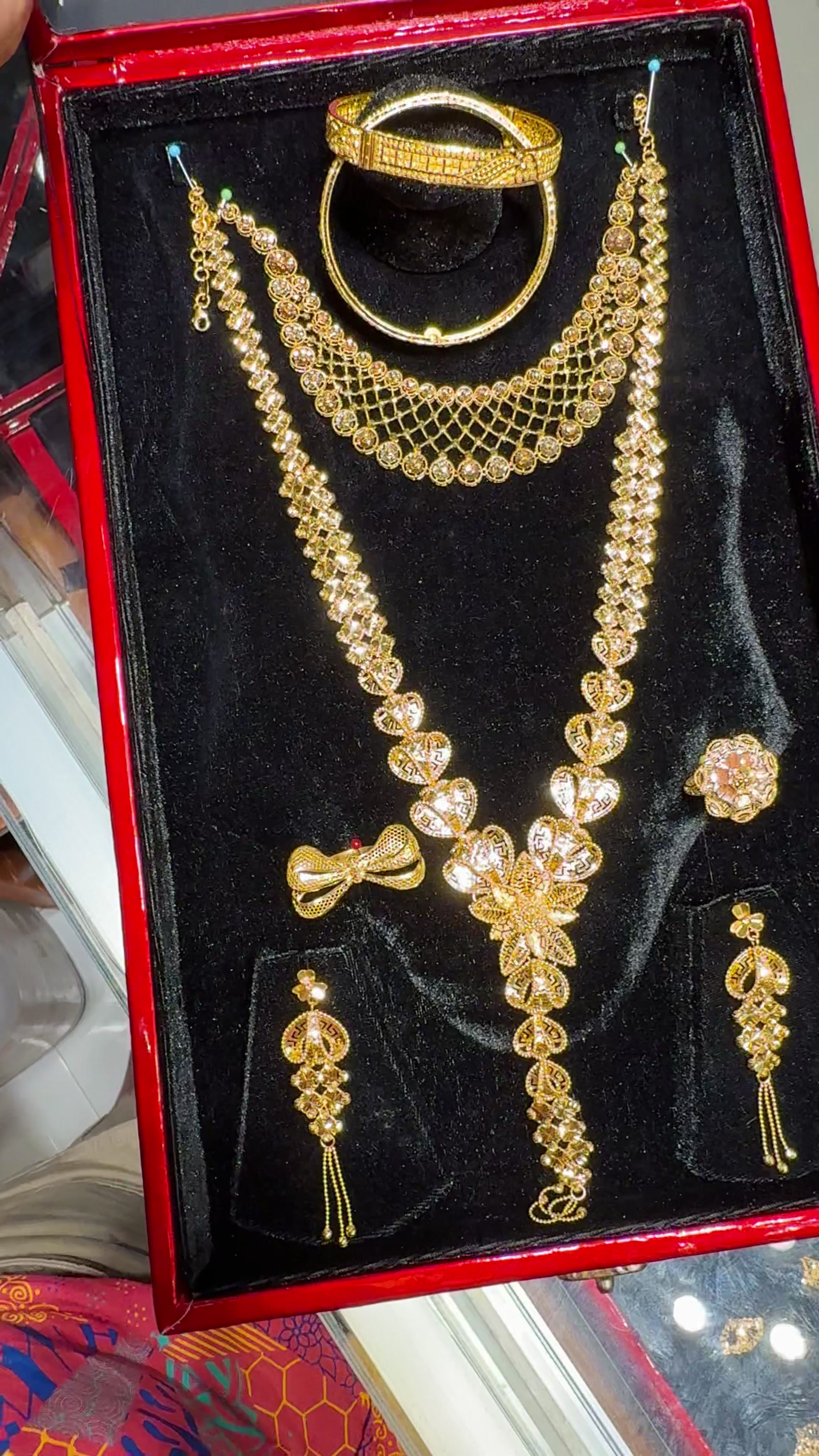 @Ana Jewellers
