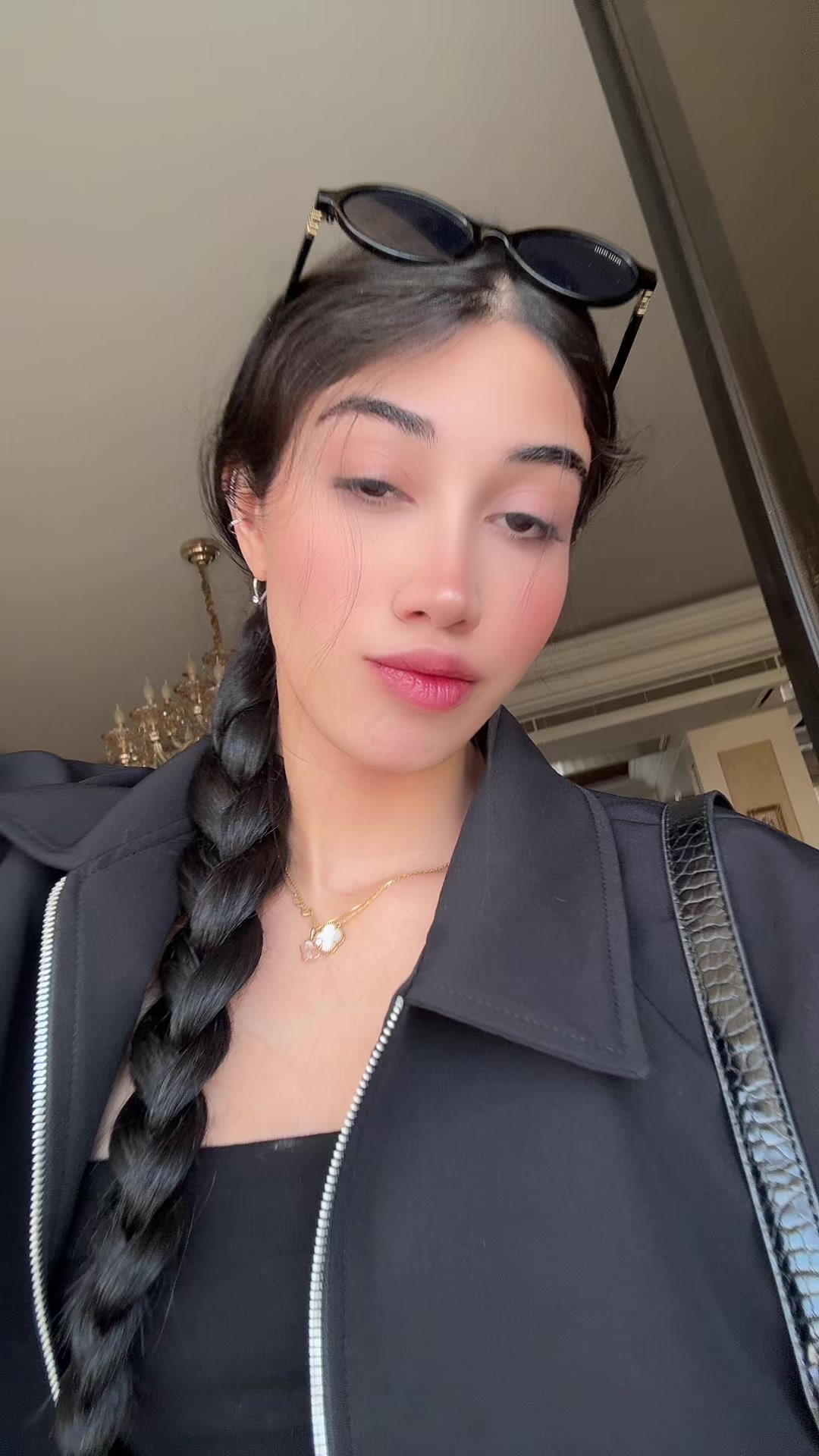 @arianazareei__