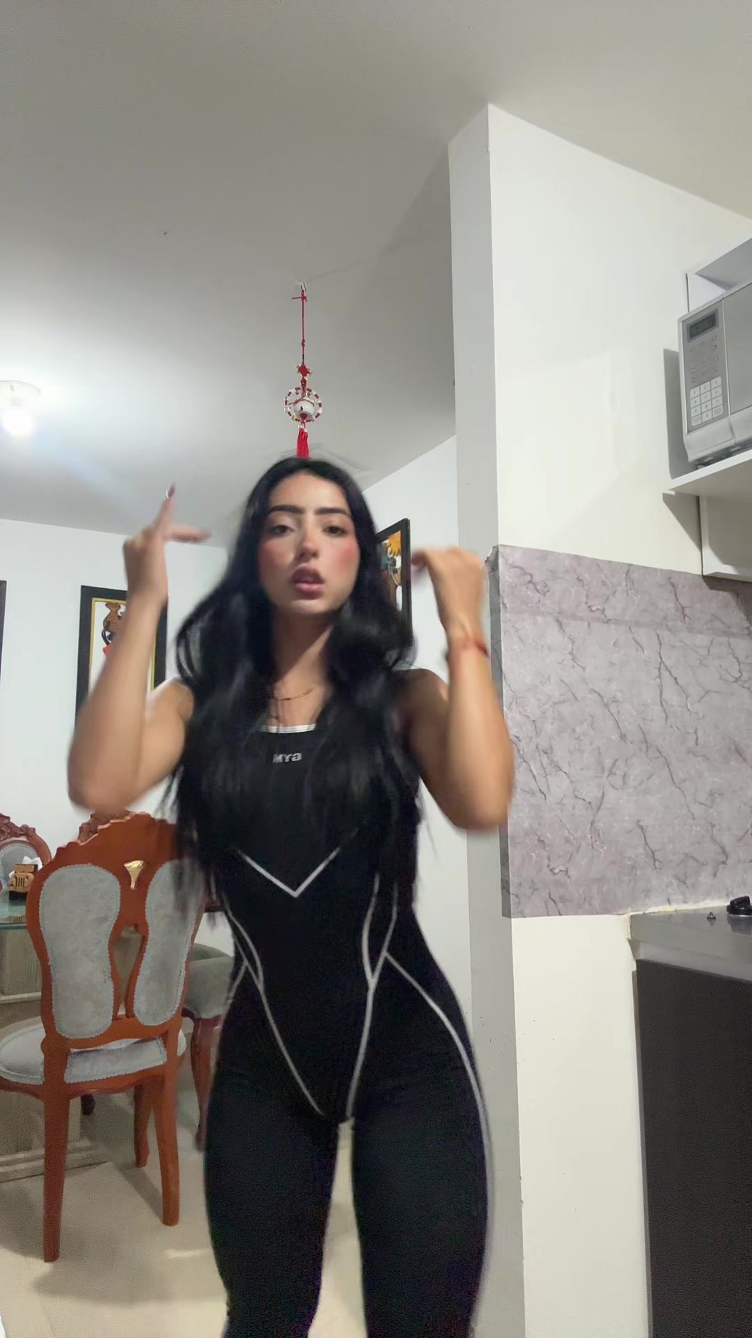 @Ale🙂↕️