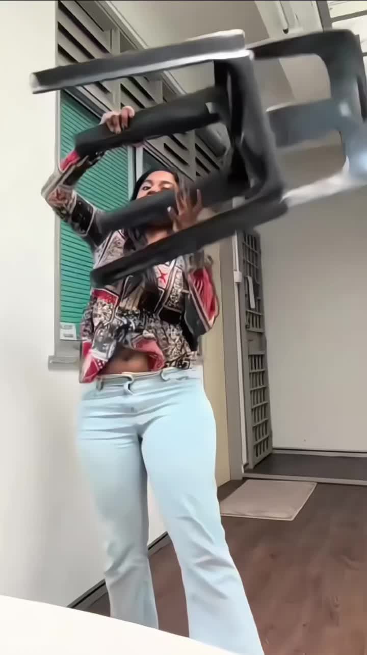 @editthina🖤
