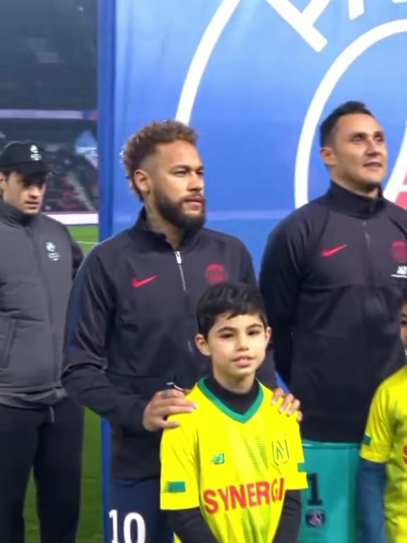 @Njr fake