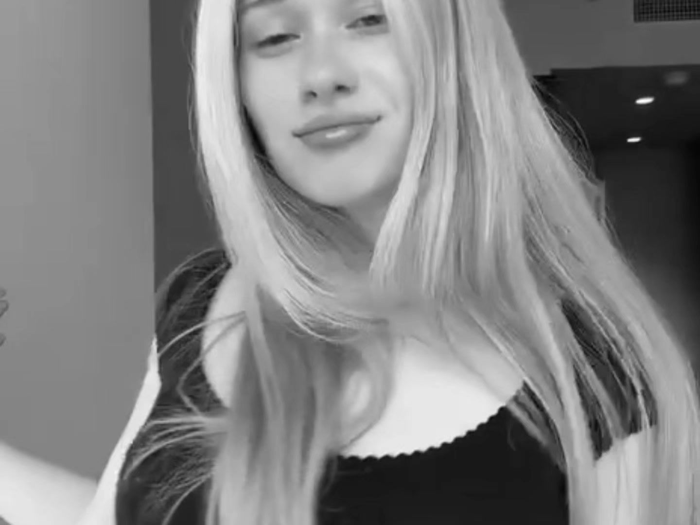 @b ‘ v