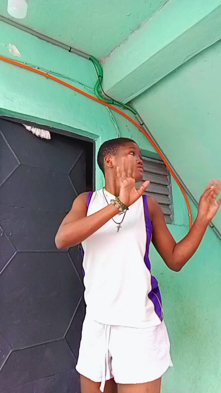 @Tchaniss.spam4