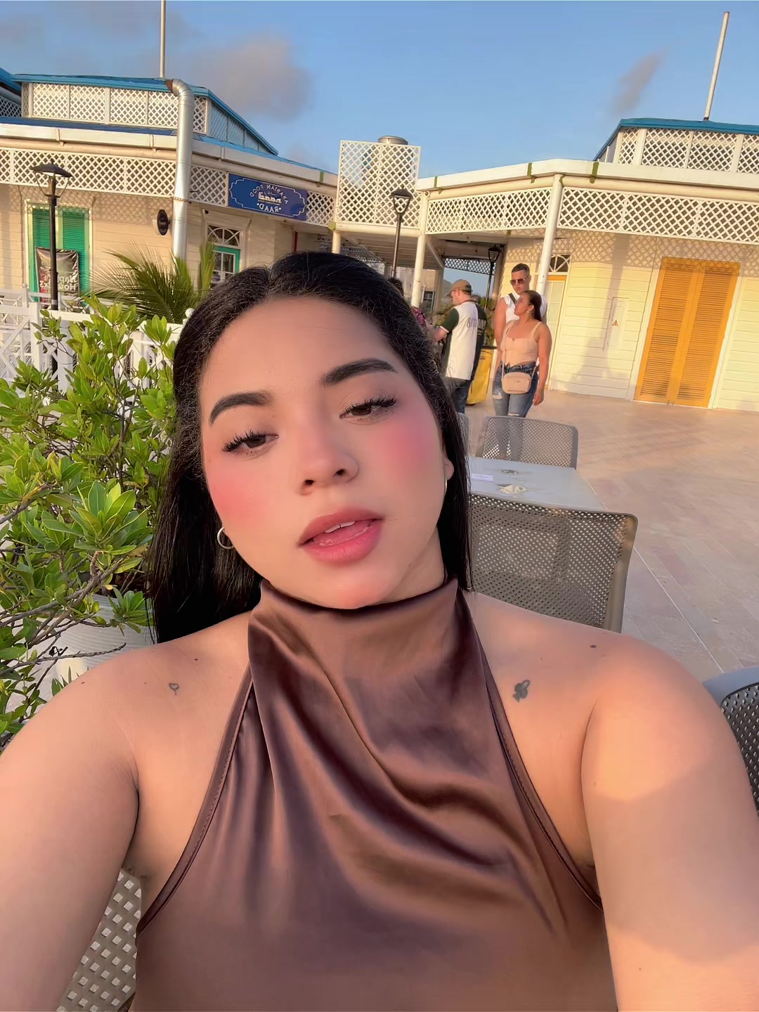@PRISCILA