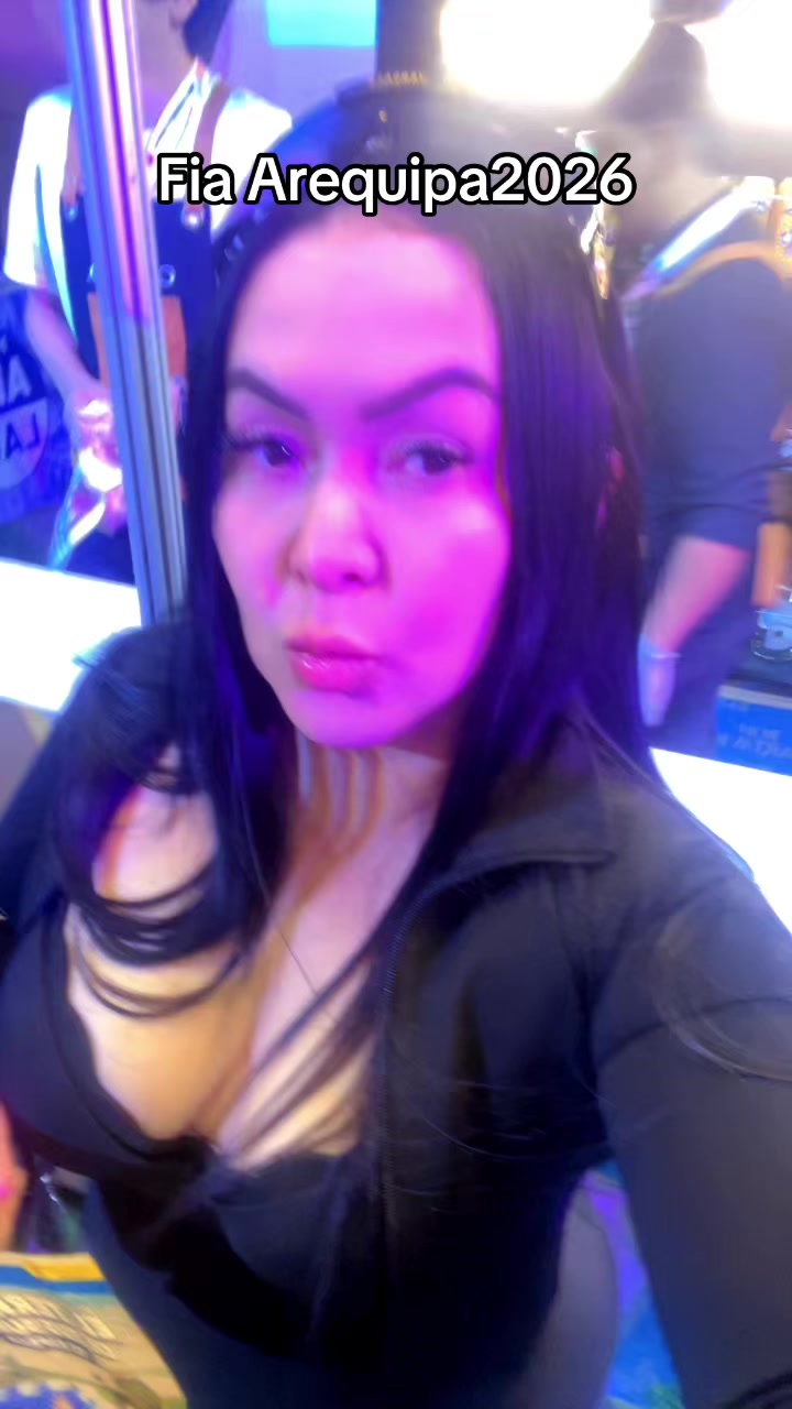 @Desi la Diva🍑🍑