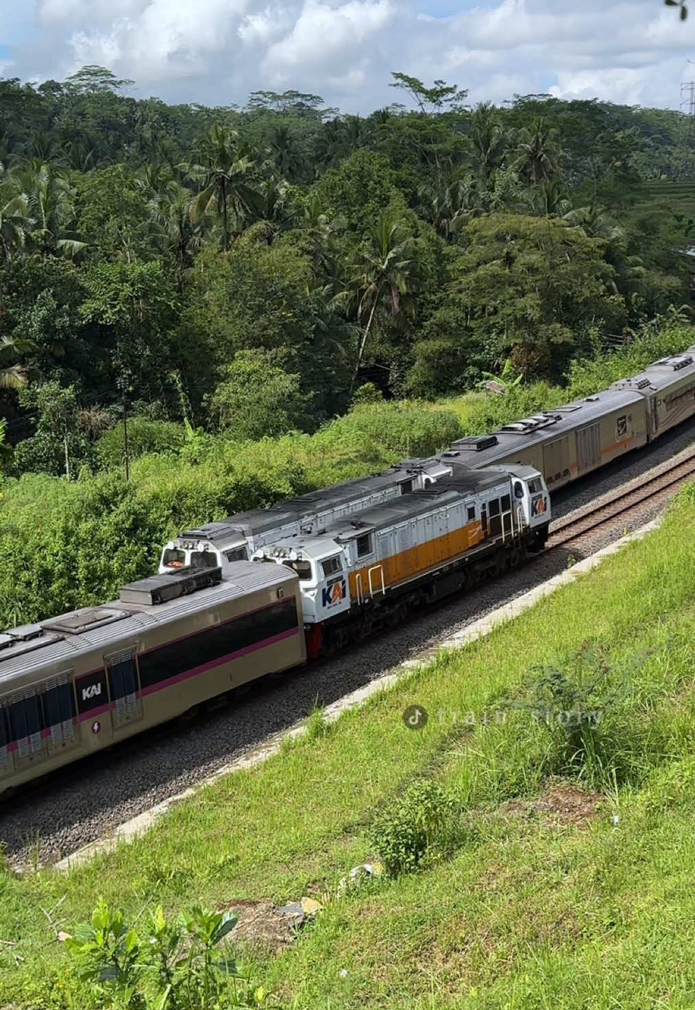 @Train_Story
