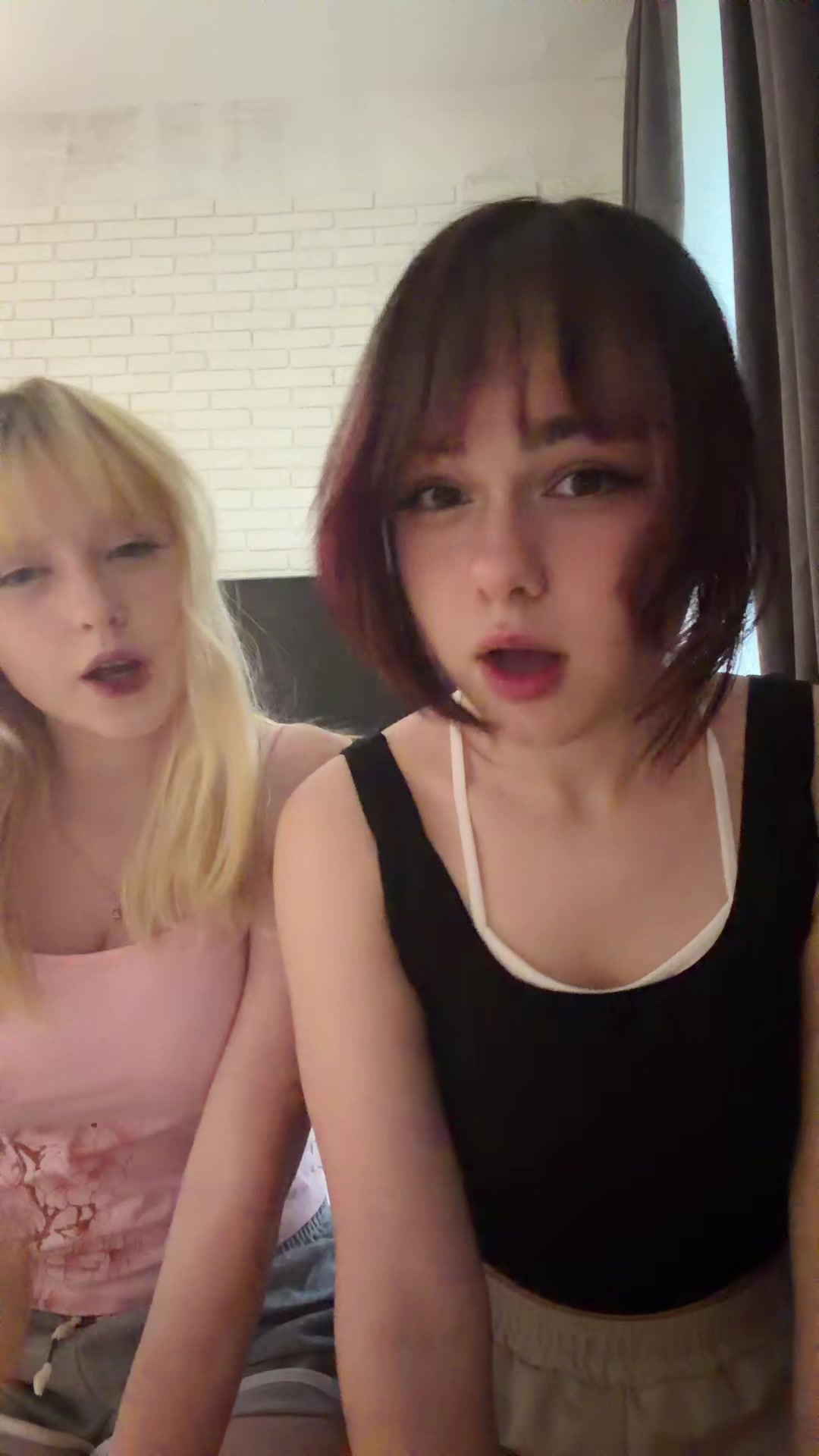 @v.lisa