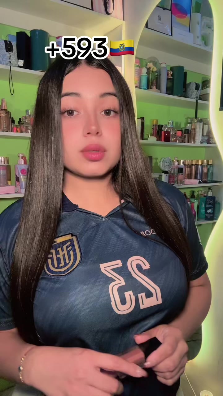 @Julissa Castro 🦍🖤🍀
