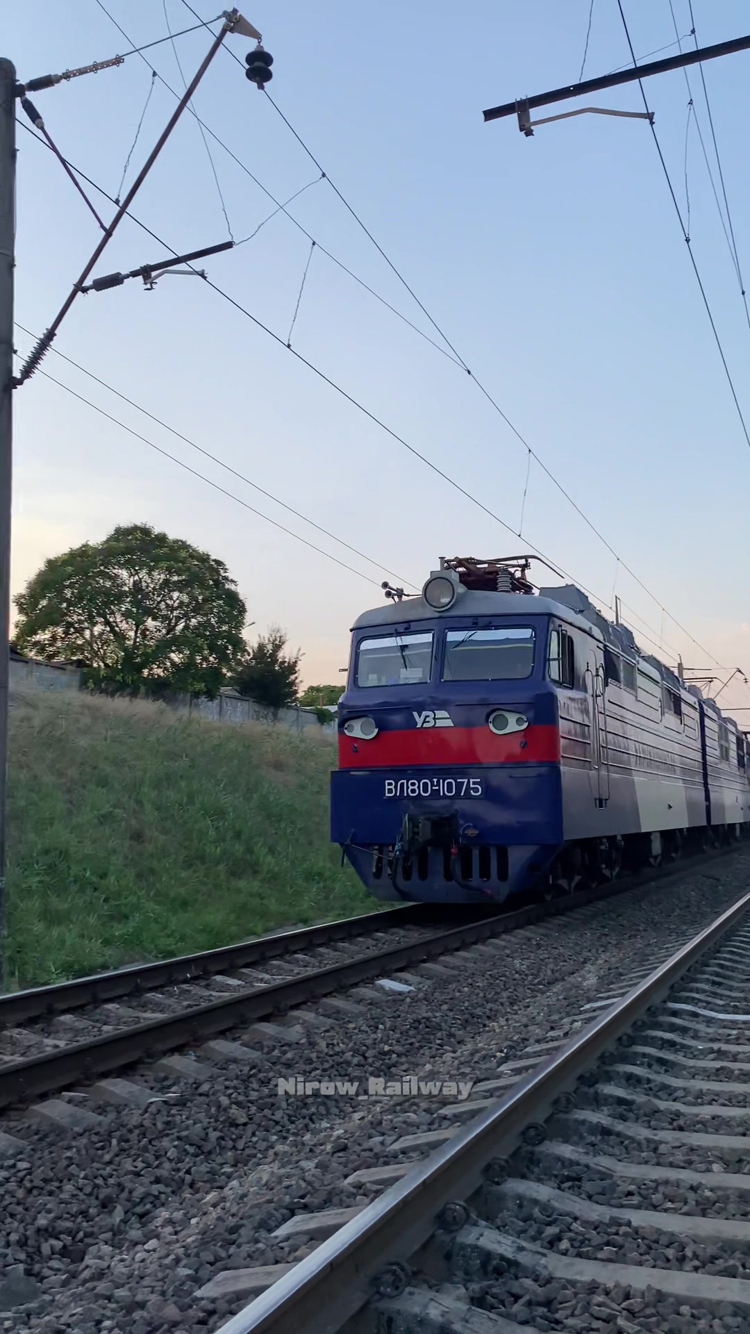 @𝗡𝗶𝗿𝗼𝘄_𝗿𝗮𝟭𝗹𝘄𝗮𝘆🛤️