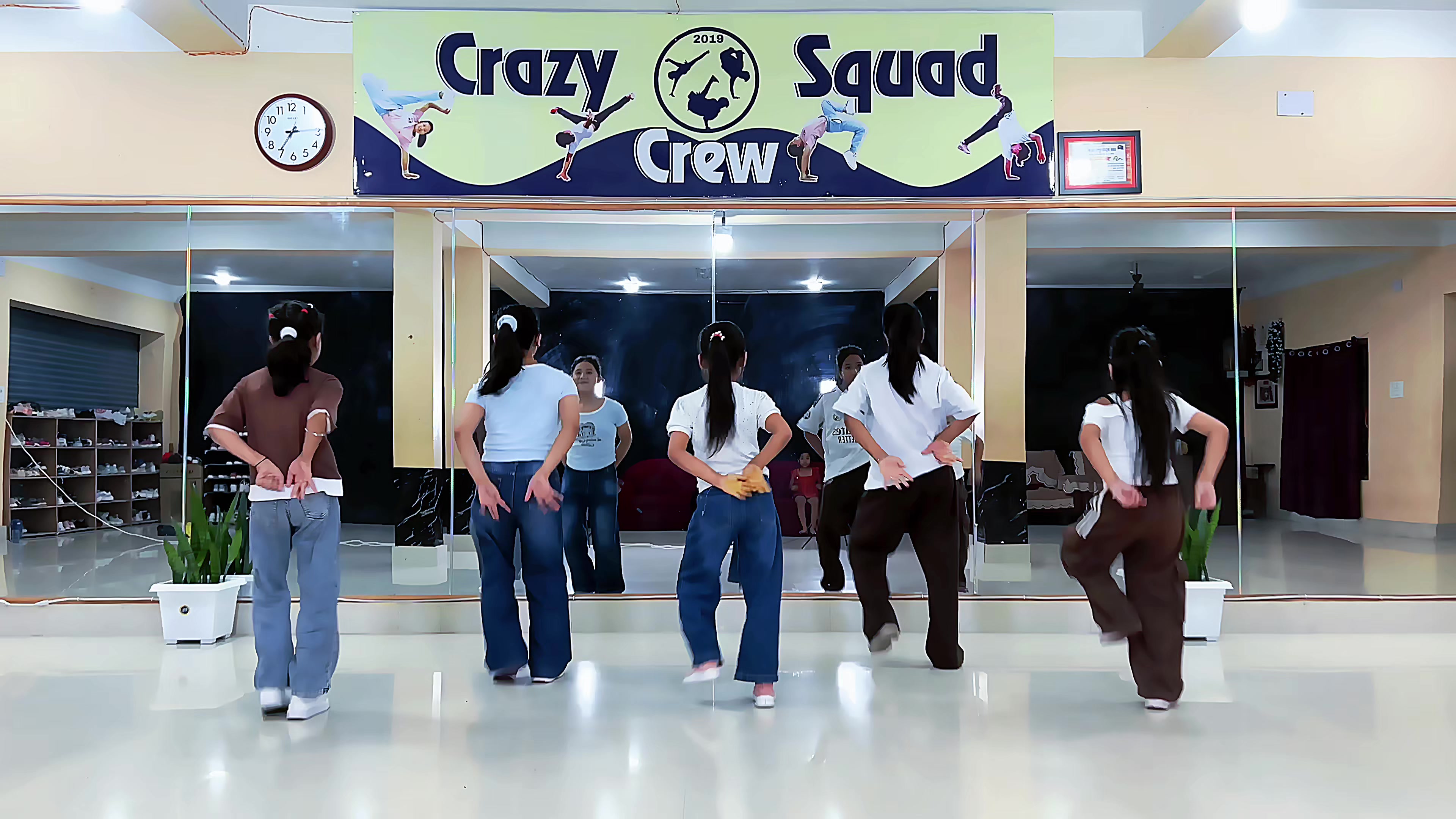@Crazy Squad Crew
