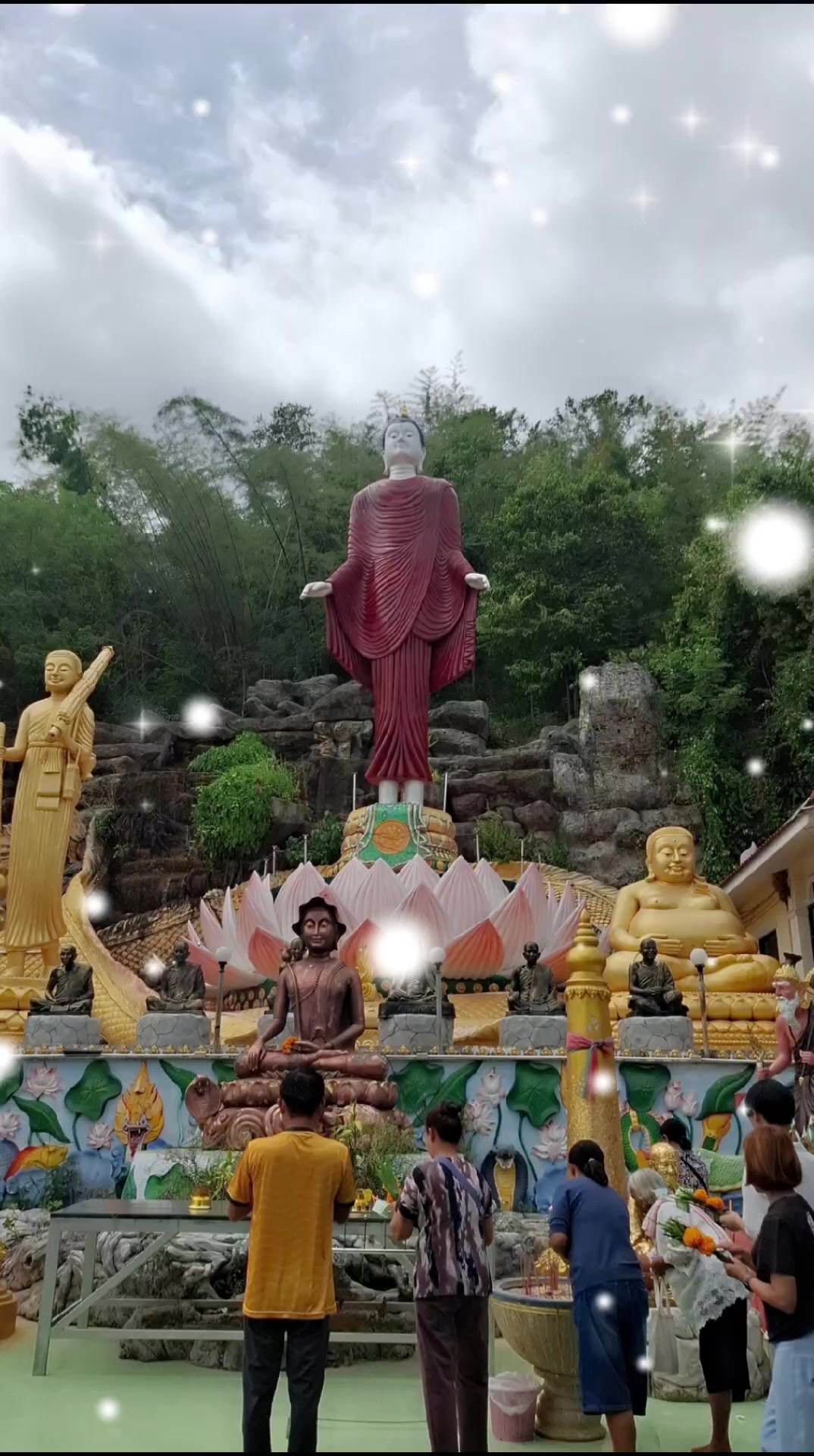 @ลูกจันทร์