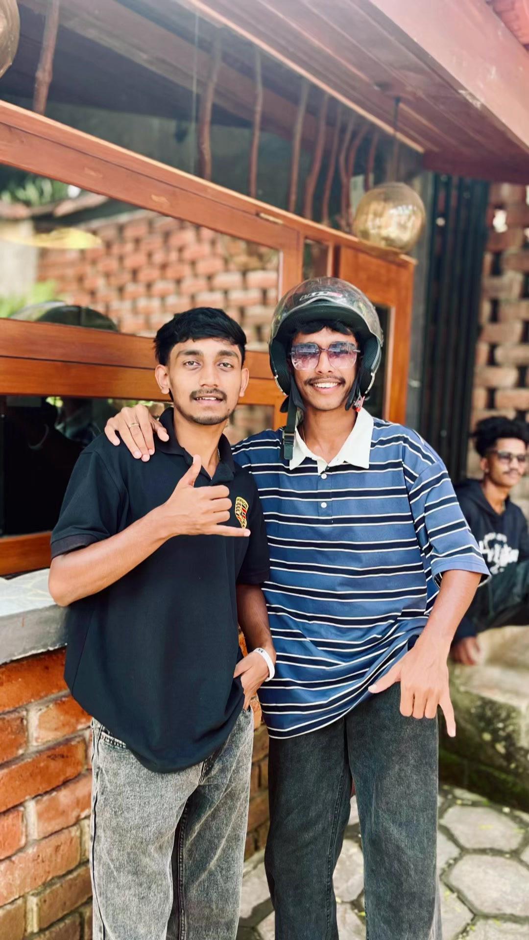 @𝙎𝘼𝙢𝙞𝙯𝙯𝙯&bull;🇱🇰