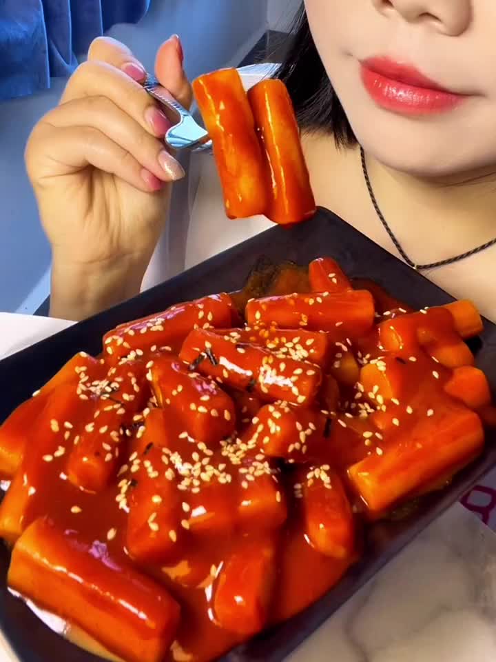 @NomNomDiaries