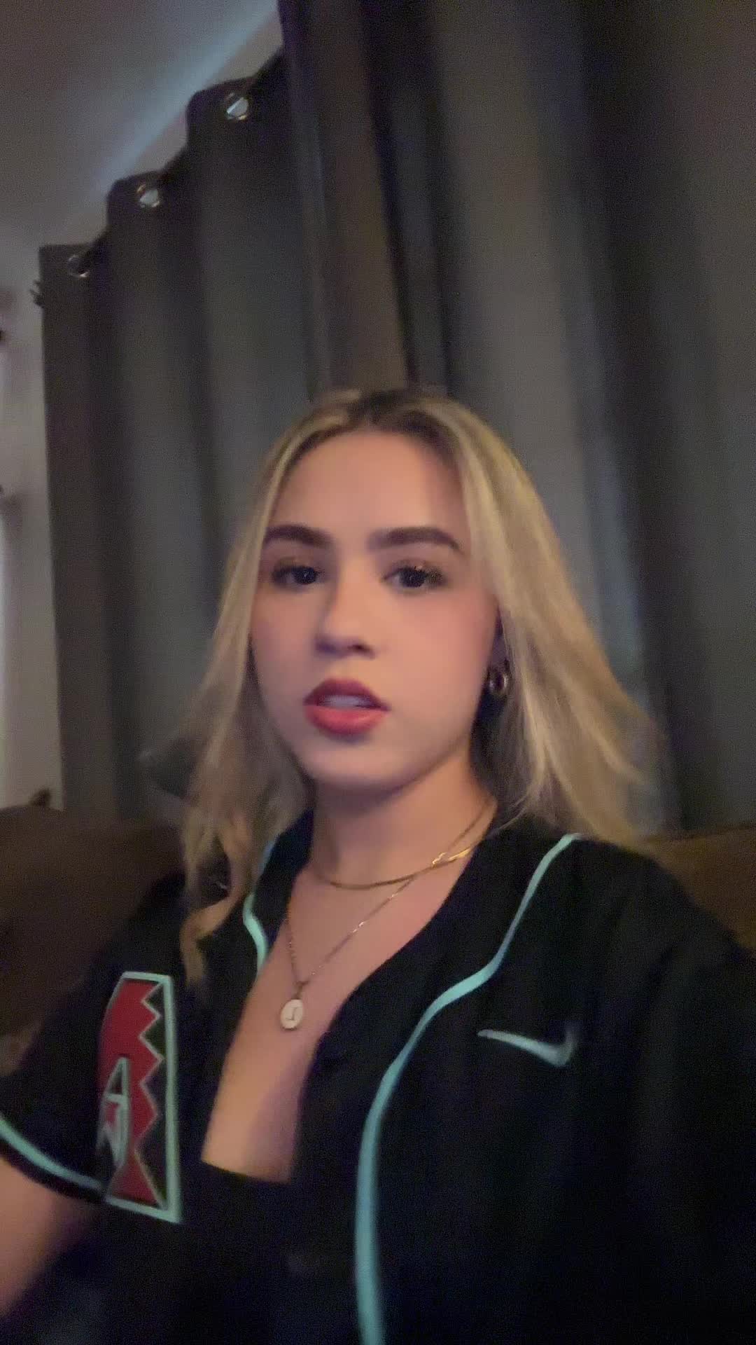 @Sofhia