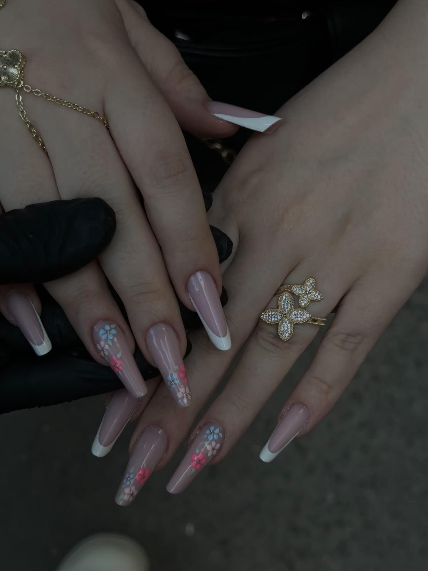 @Roya_la