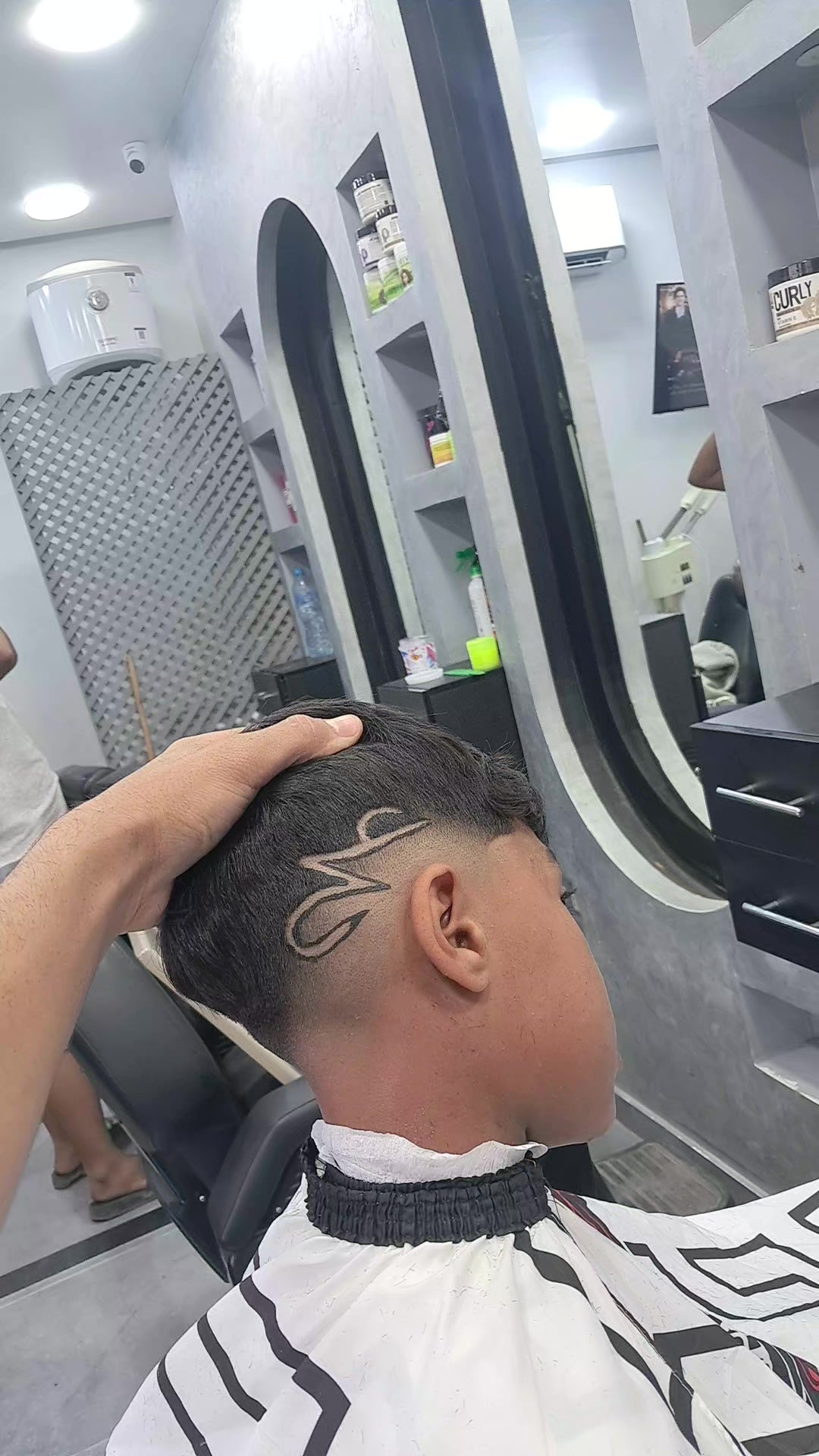 @مستر_حركات💇&zwj;♂️💪✂️