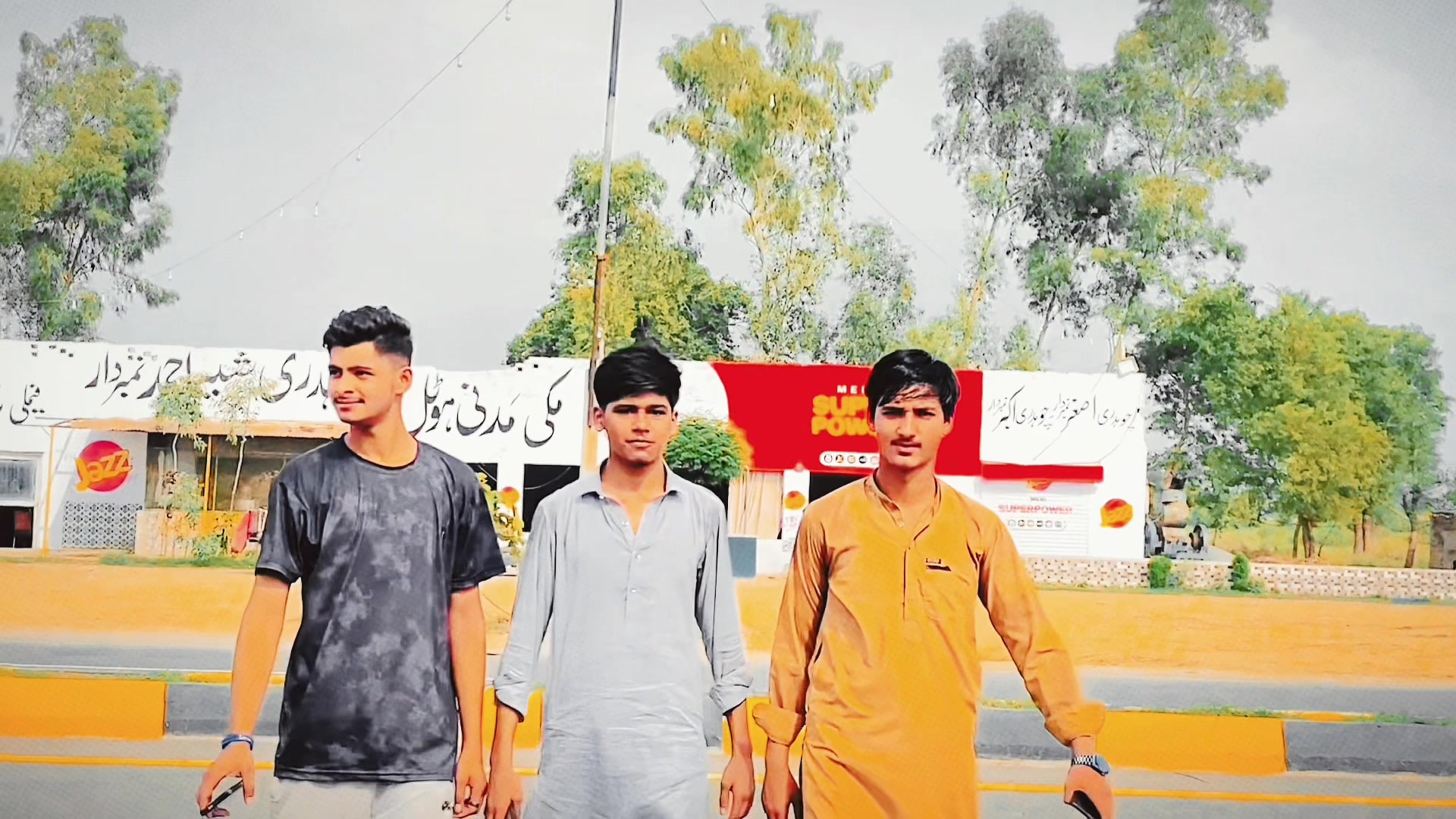 @ھنجرا تتلےعالی🤫