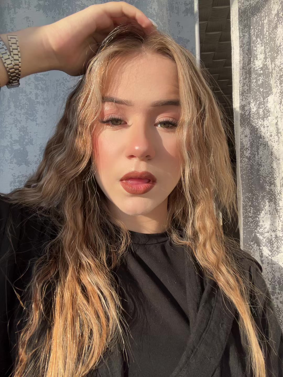 @➷︎