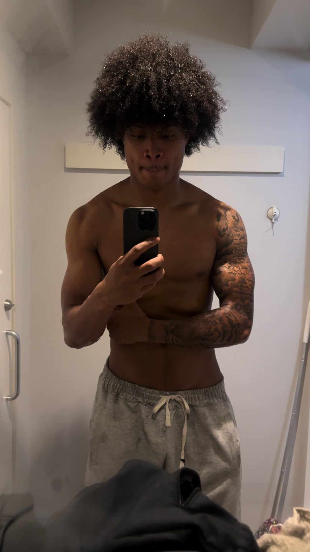 @T
