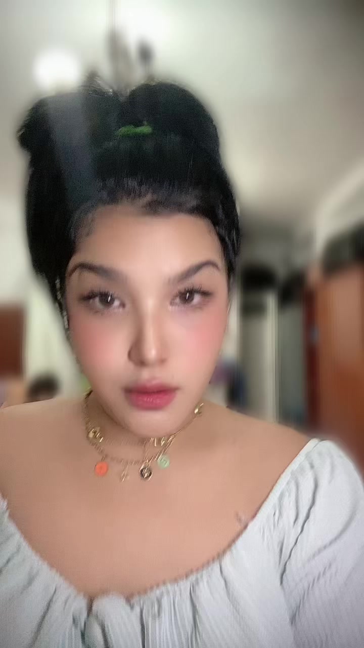 @BôuChrā JāpøniYā👑❤️